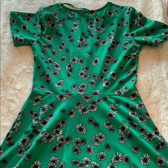 Green floral print Zara dress. Size Small. - Picture 3 of 3